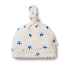 Load image into Gallery viewer, wilson + frenchy Little Starfish Organic Knot Hat