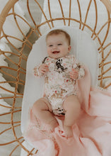 Load image into Gallery viewer, confetti kidz Long Sleeved Bodysuit | Baby Animals