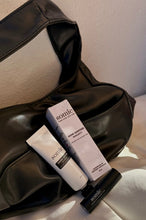 Load image into Gallery viewer, Somic Bisous Lip Balm - www.bebebits.com.au