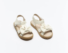 Load image into Gallery viewer, Walnut Melbourne Bluebell Sandal | White
