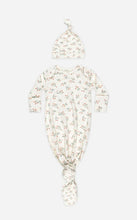 Load image into Gallery viewer, Quincy Mae Knotted Baby Gown + Hat Set || Strawberries