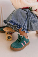 Load image into Gallery viewer, Walnut Luca Sneaker | Green