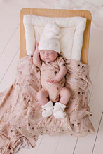 Load image into Gallery viewer, confetti kidz Organic Muslin Swaddle | Show Pups