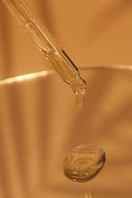 Load image into Gallery viewer, Somic Sandalwood Essential Oil | 20ml Glass Dropper - www.bebebits.com.au