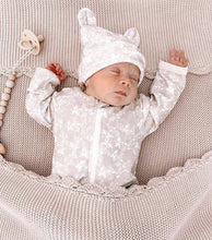 Load image into Gallery viewer, Cuddle Bug &amp; Co Shell Baby Blanket | Seashell