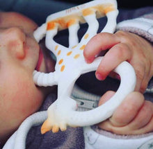 Load image into Gallery viewer, Sophie la girafe Teething Ring