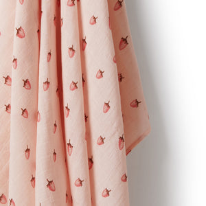 wilson + frenchy Organic Muslin | Strawberry Kisses