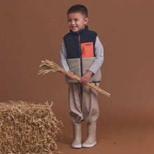 Load image into Gallery viewer, CRYWOLF Reversible Yeti Vest | Ash Colourblock