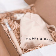 Load image into Gallery viewer, POPPY &amp; DAISY Fun Fossils Kit