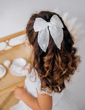 Load image into Gallery viewer, Karibou Maia Ajour Hair Clip - White